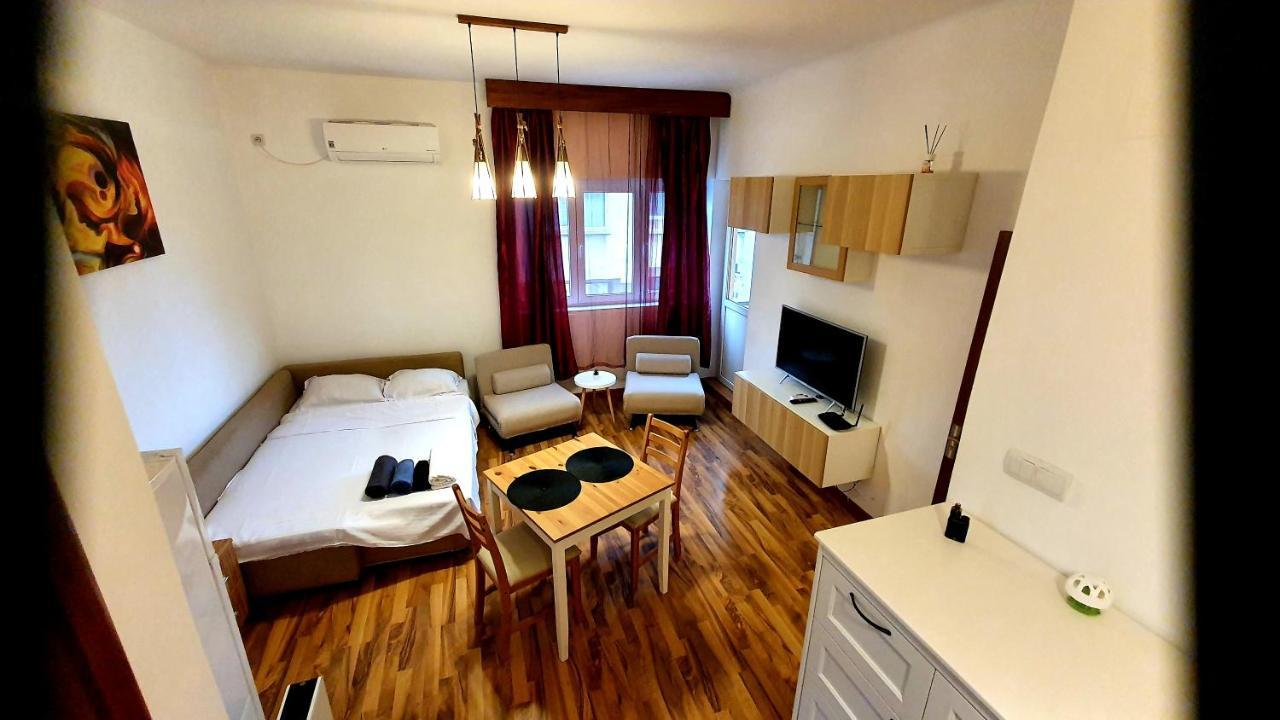 Ultracentral Apartament With Balcony - Old Town Bucareste Exterior foto